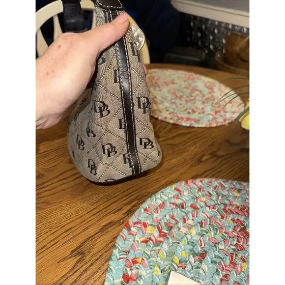 DOONEY & BOURKE SIGNATURE CLOTH & LEATHER SMALL HOBO BUCKET HANDBAG *NICE* - Picture 5 of 14